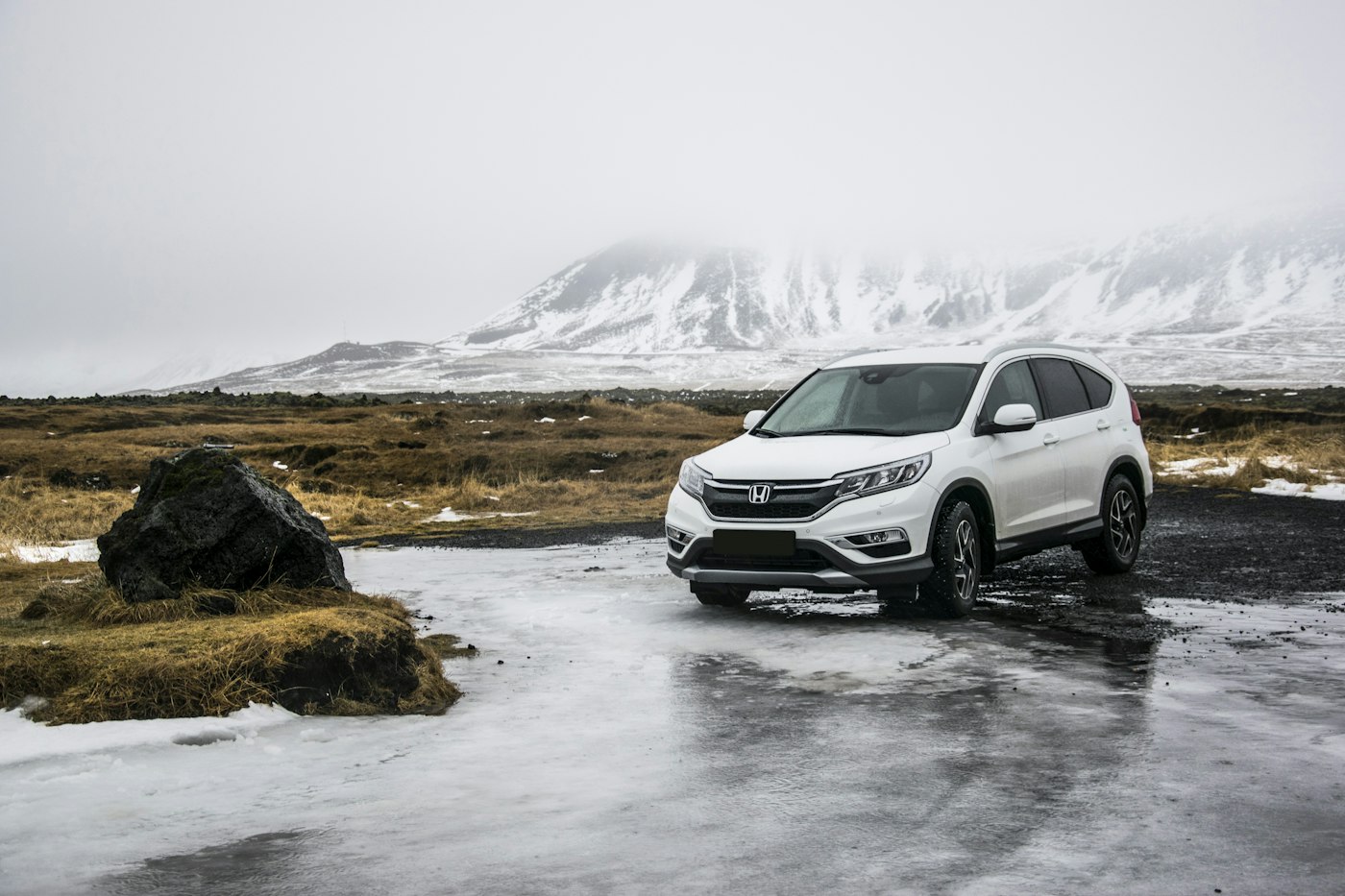 Stock photograph standing in for 2016 Kia Sorento. Not a photo of this vehicle.